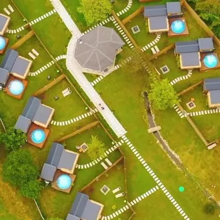 ホテル Tiny House サパンジャ